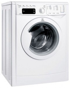 Indesit IWE 7108 洗衣机 照片
